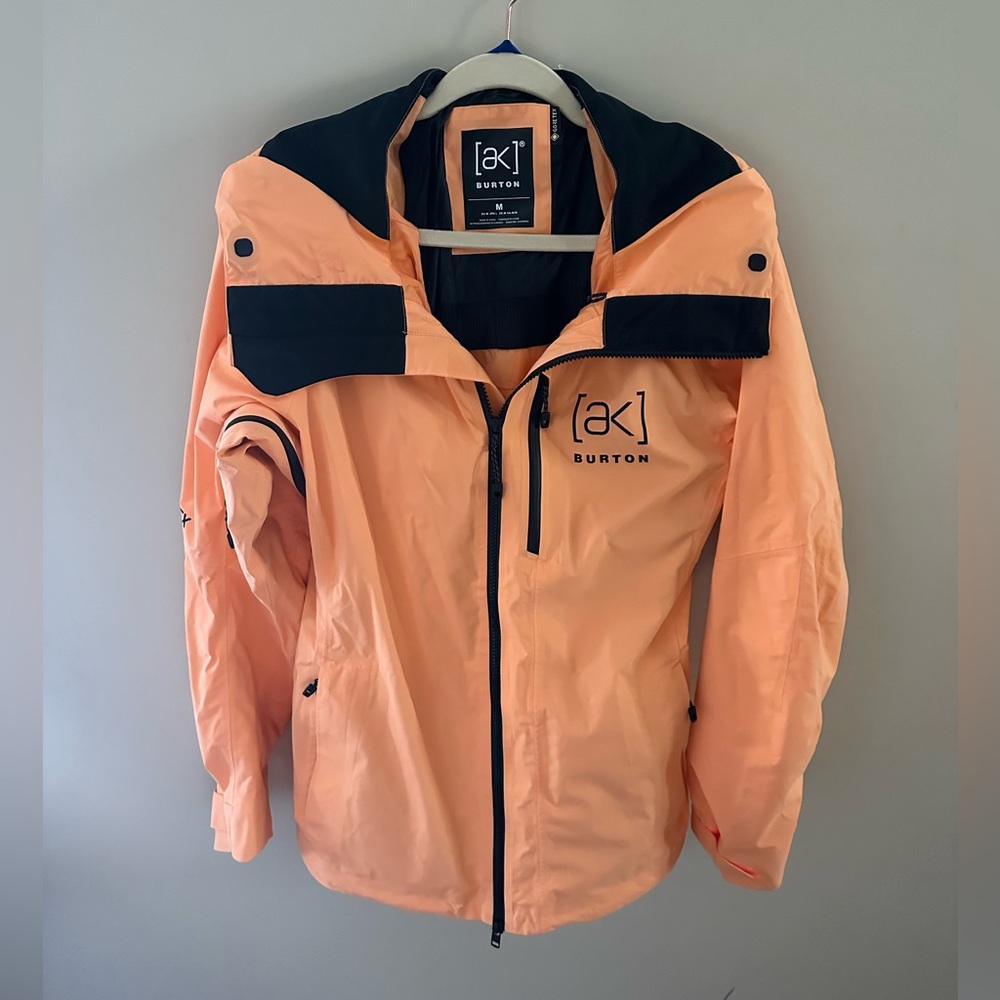 Women’s Burton (AK) upshift Snow Jacket in a Size Medium